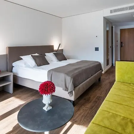 & Lounge Maggiore Locarno